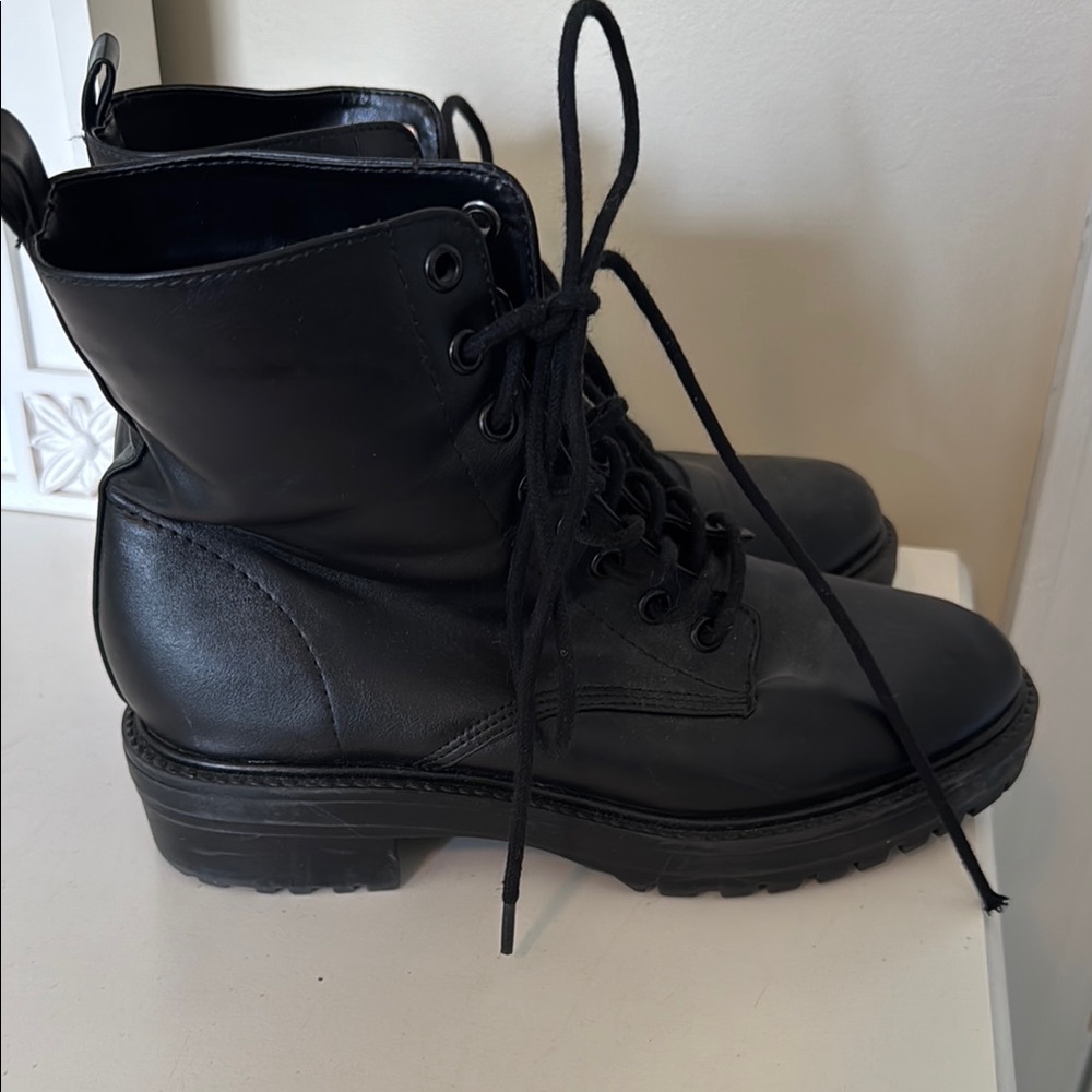 Black Lace-Up Women's Boots